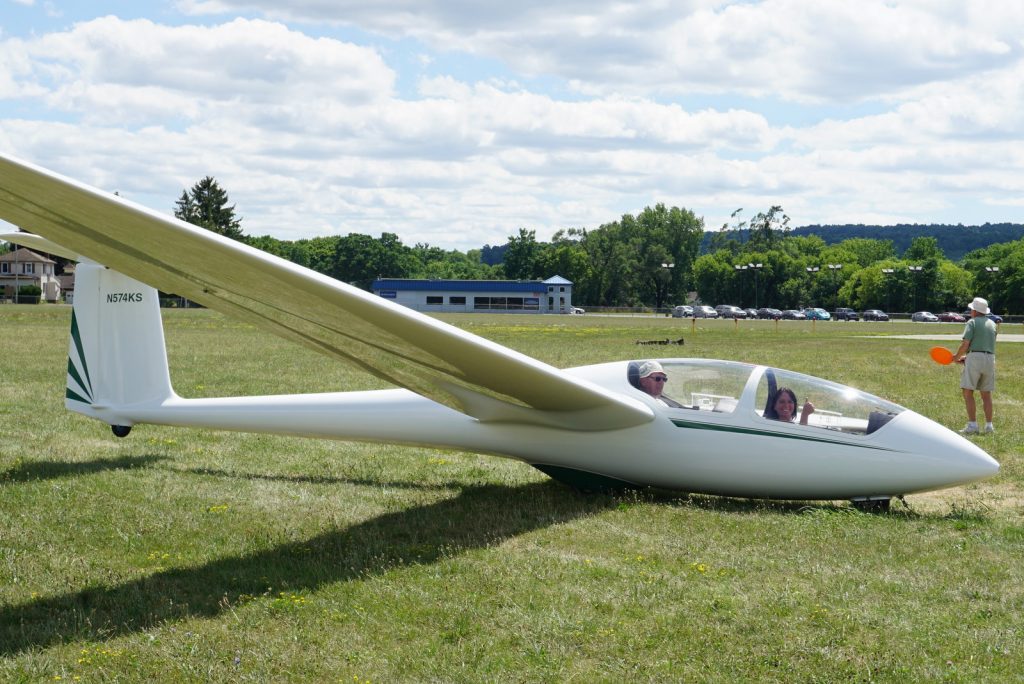 Schleicher ASK 21 glider