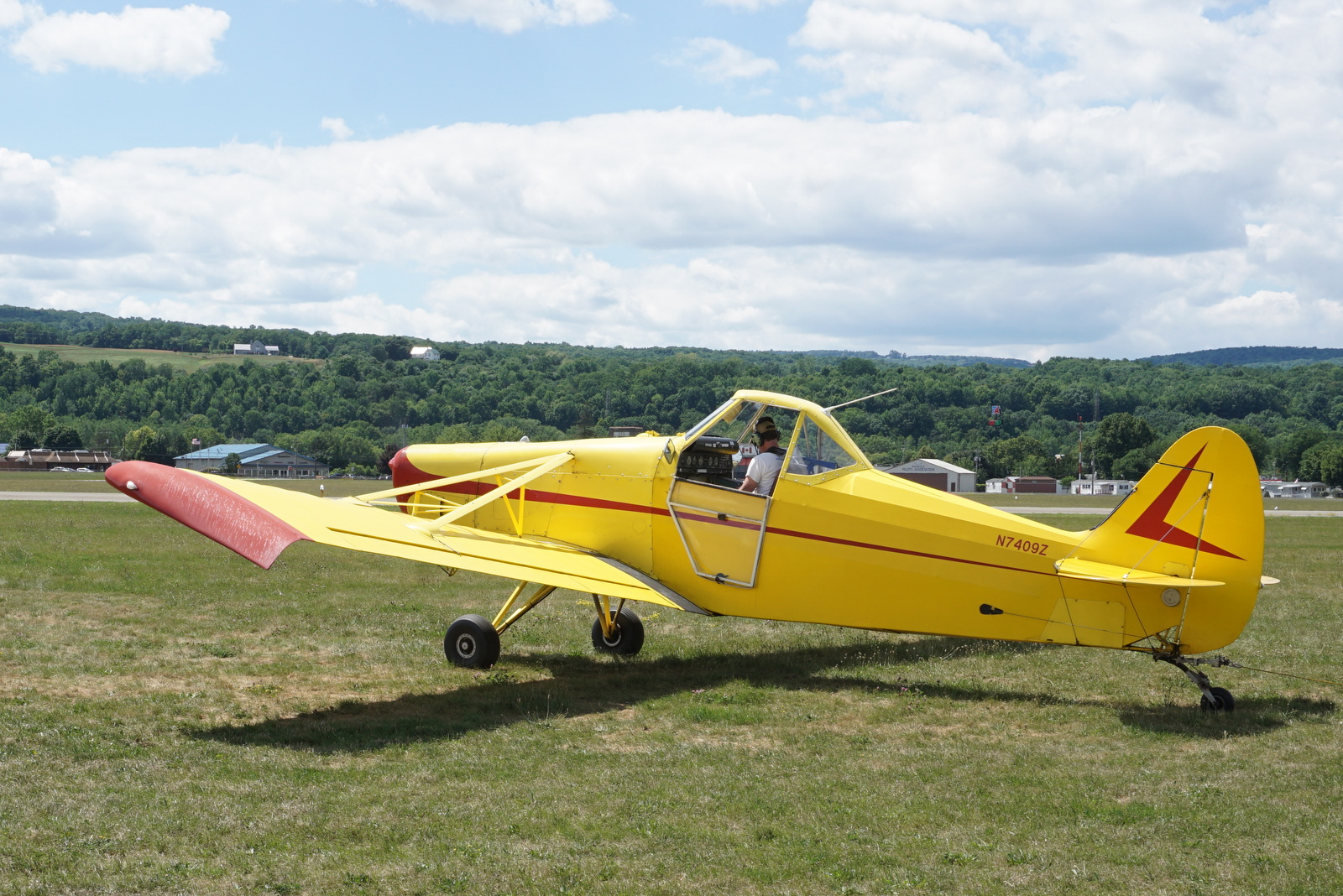 Yellow Piper Pawnee towplane